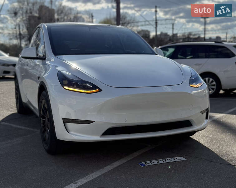 Внедорожник / Кроссовер Tesla Model Y 2022 в Киеве