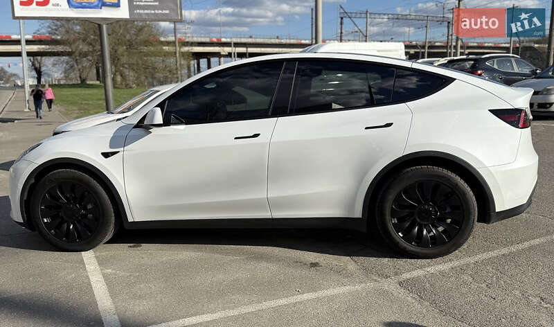 Внедорожник / Кроссовер Tesla Model Y 2022 в Киеве
