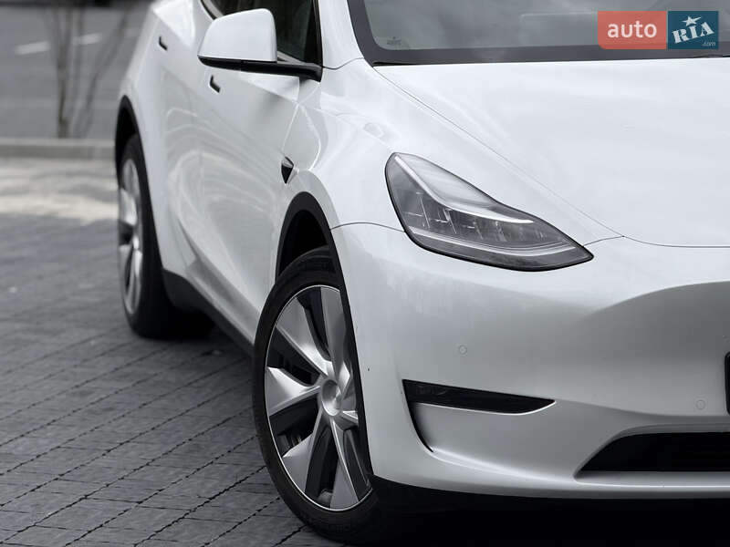 Позашляховик / Кросовер Tesla Model Y 2021 в Львові