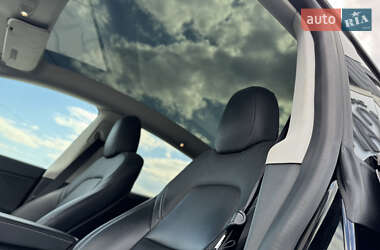 Позашляховик / Кросовер Tesla Model Y 2021 в 