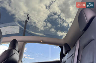 Позашляховик / Кросовер Tesla Model Y 2021 в 