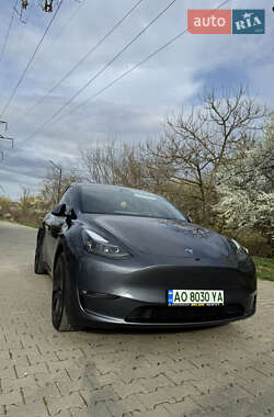 Tesla Model Y 2023