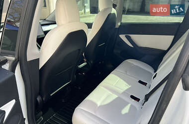 Позашляховик / Кросовер Tesla Model Y 2021 в 