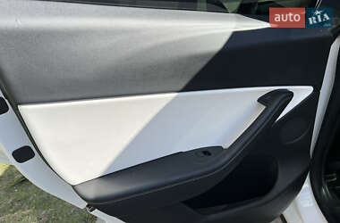 Позашляховик / Кросовер Tesla Model Y 2021 в 