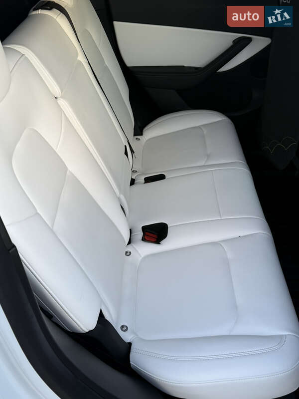 Позашляховик / Кросовер Tesla Model Y 2022 в Дніпрі