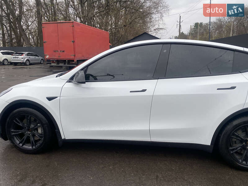 Позашляховик / Кросовер Tesla Model Y 2020 в Києві