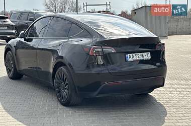 Позашляховик / Кросовер Tesla Model Y 2024 в 