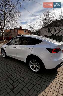 Внедорожник / Кроссовер Tesla Model Y 2023 в 