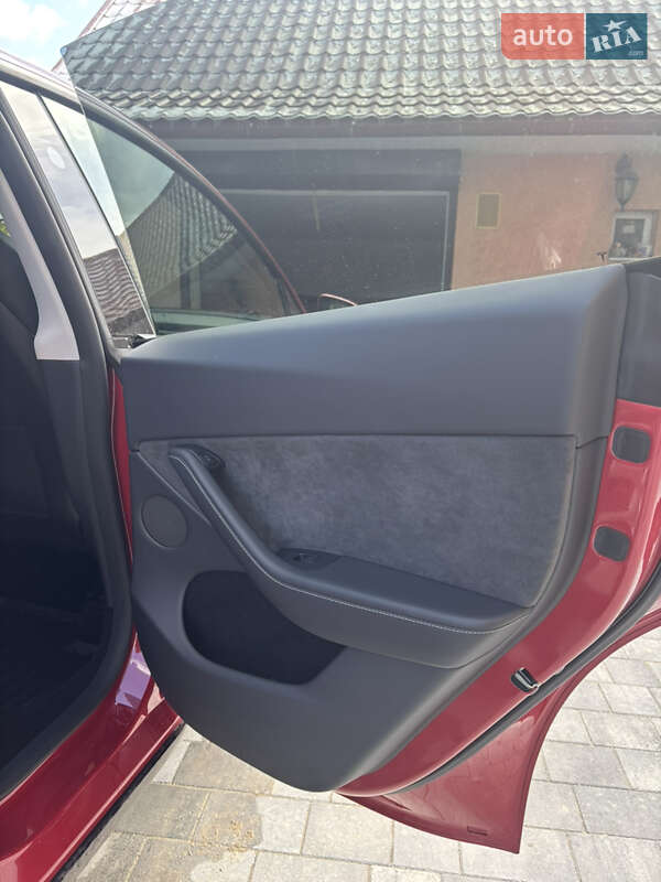 Внедорожник / Кроссовер Tesla Model Y 2023 в Збараже