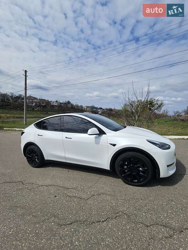 Внедорожник / Кроссовер Tesla Model Y 2022 в Киеве