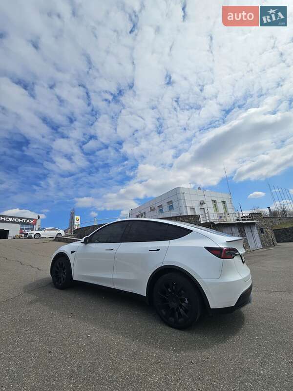 Внедорожник / Кроссовер Tesla Model Y 2022 в Киеве