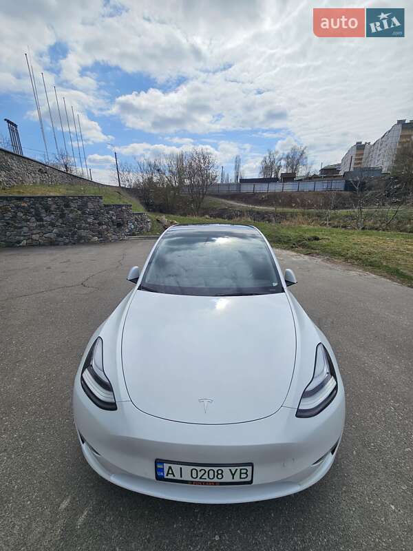 Внедорожник / Кроссовер Tesla Model Y 2022 в Киеве