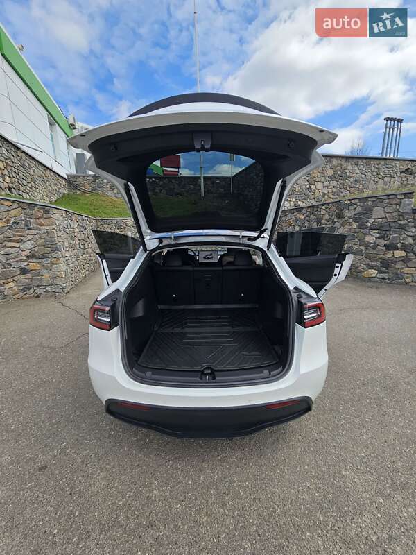 Внедорожник / Кроссовер Tesla Model Y 2022 в Киеве
