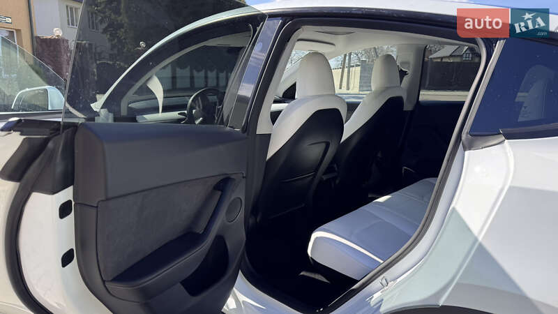 Внедорожник / Кроссовер Tesla Model Y 2024 в Тернополе фото 31 Внедорожник / Кроссовер Tesla Model Y 2024 в Тернополе