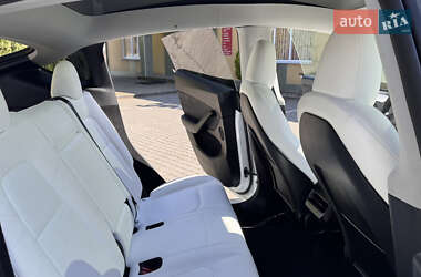 Внедорожник / Кроссовер Tesla Model Y 2024 в 