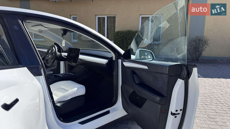 Внедорожник / Кроссовер Tesla Model Y 2024 в Тернополе фото 39 Внедорожник / Кроссовер Tesla Model Y 2024 в Тернополе
