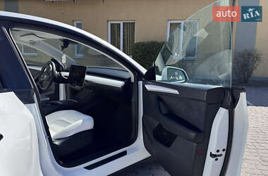 Внедорожник / Кроссовер Tesla Model Y 2024 в 
