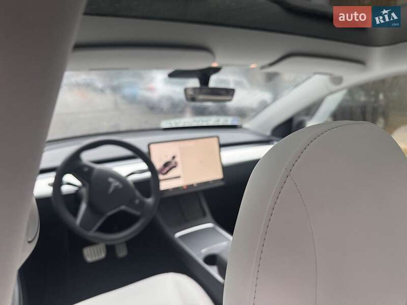 Позашляховик / Кросовер Tesla Model Y 2023 в Києві