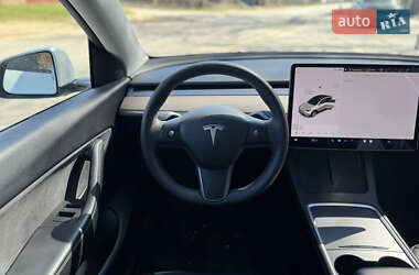 Внедорожник / Кроссовер Tesla Model Y 2021 в 