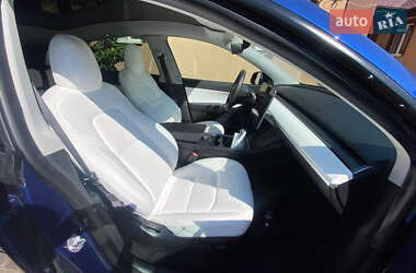 Внедорожник / Кроссовер Tesla Model Y 2021 в 