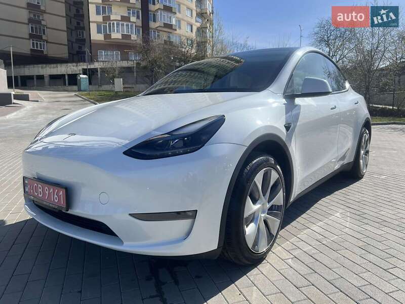 Tesla Model Y 2023