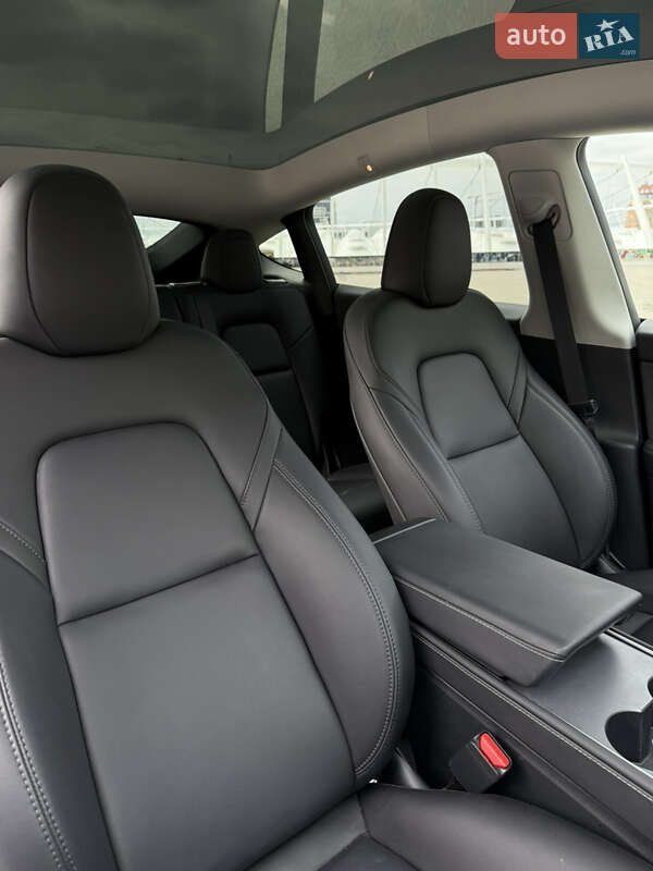 Внедорожник / Кроссовер Tesla Model Y 2024 в Броварах