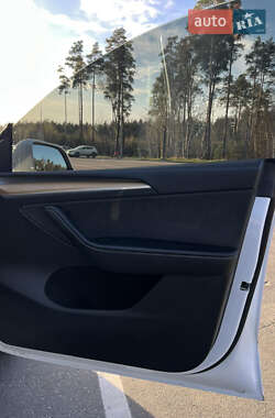 Внедорожник / Кроссовер Tesla Model Y 2022 в 