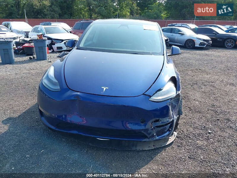 Внедорожник / Кроссовер Tesla Model Y 2023 в Киеве