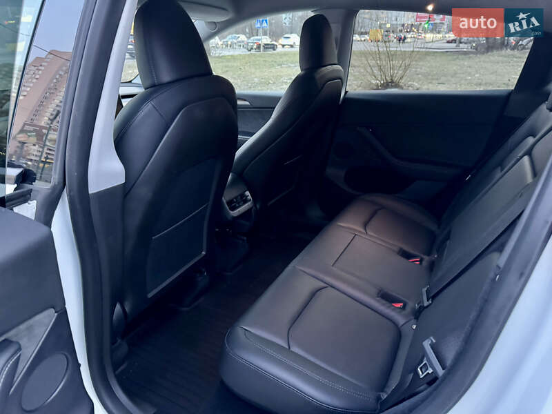 Позашляховик / Кросовер Tesla Model Y 2022 в Києві