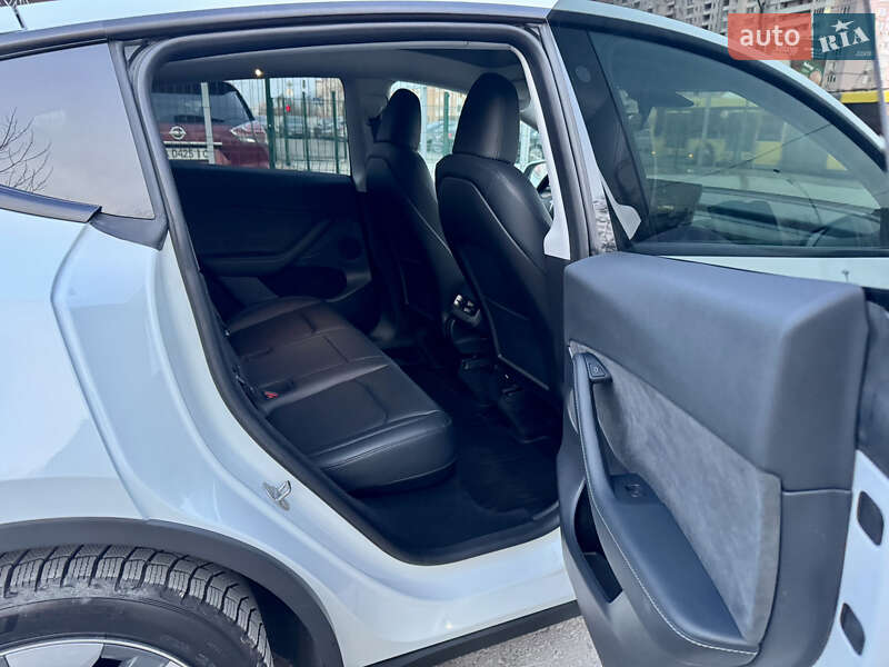 Позашляховик / Кросовер Tesla Model Y 2022 в Києві
