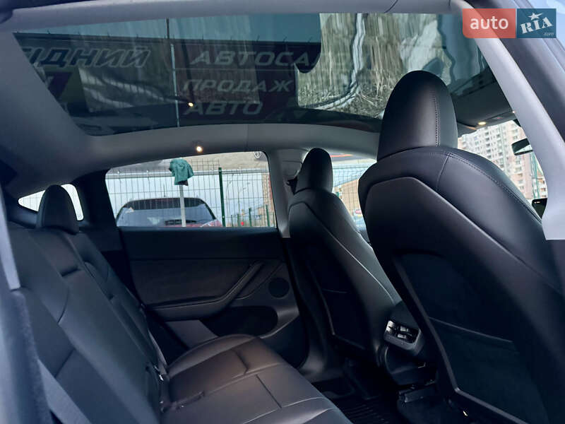 Позашляховик / Кросовер Tesla Model Y 2022 в Києві