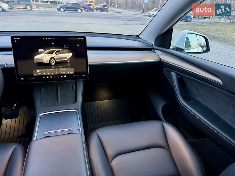 Позашляховик / Кросовер Tesla Model Y 2022 в Києві