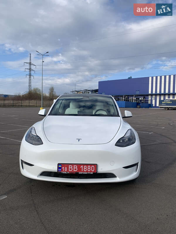 Позашляховик / Кросовер Tesla Model Y 2021 в 