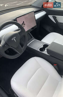 Позашляховик / Кросовер Tesla Model Y 2021 в 
