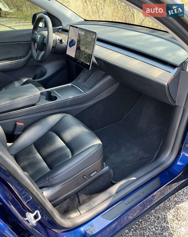 Позашляховик / Кросовер Tesla Model Y 2021 в Харкові