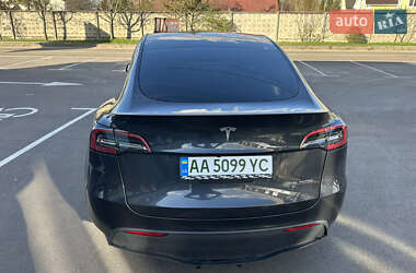 Позашляховик / Кросовер Tesla Model Y 2024 в 