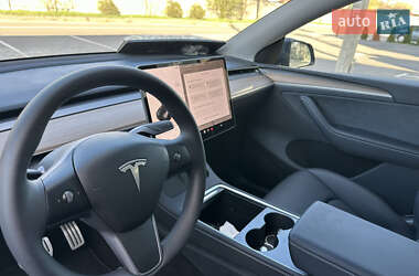 Позашляховик / Кросовер Tesla Model Y 2024 в 