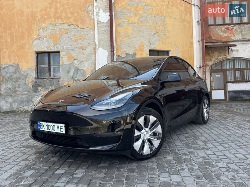 Tesla Model Y 2022