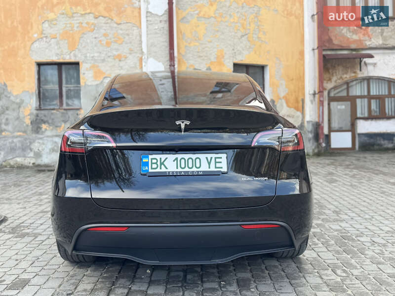 Внедорожник / Кроссовер Tesla Model Y 2022 в Дубно