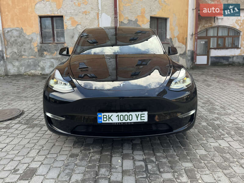 Внедорожник / Кроссовер Tesla Model Y 2022 в Дубно