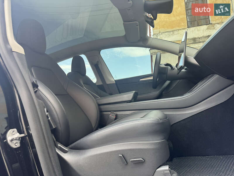 Внедорожник / Кроссовер Tesla Model Y 2022 в Дубно
