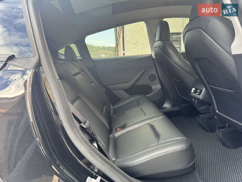 Внедорожник / Кроссовер Tesla Model Y 2022 в Дубно