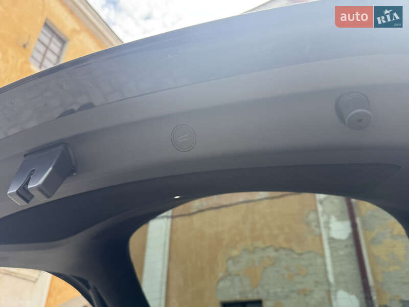 Внедорожник / Кроссовер Tesla Model Y 2022 в Дубно