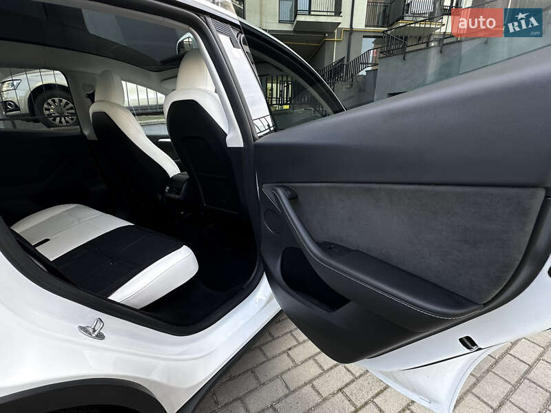 Внедорожник / Кроссовер Tesla Model Y 2023 в Львове фото 14 Внедорожник / Кроссовер Tesla Model Y 2023 в Львове