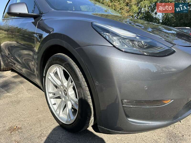 Внедорожник / Кроссовер Tesla Model Y 2020 в Ровно