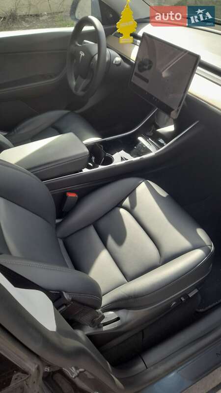 Внедорожник / Кроссовер Tesla Model Y 2020 в Ровно