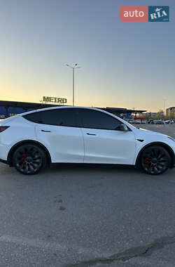 Внедорожник / Кроссовер Tesla Model Y 2021 в 