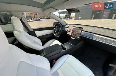 Внедорожник / Кроссовер Tesla Model Y 2021 в 