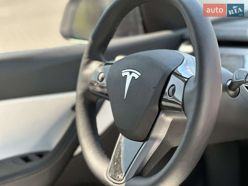 Внедорожник / Кроссовер Tesla Model Y 2021 в Кривом Роге