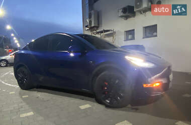 Внедорожник / Кроссовер Tesla Model Y 2021 в 